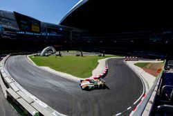 Juan Pablo Montoya maneja el Radical SR3 RSX