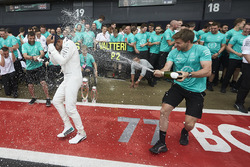 Yarış galibi Lewis Hamilton, Mercedes AMG F1