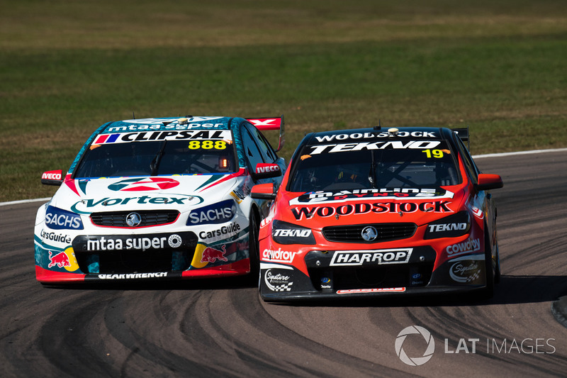 Will Davison, Tekno Autosports Holden, Craig Lowndes, Triple Eight Race Engineering Holden