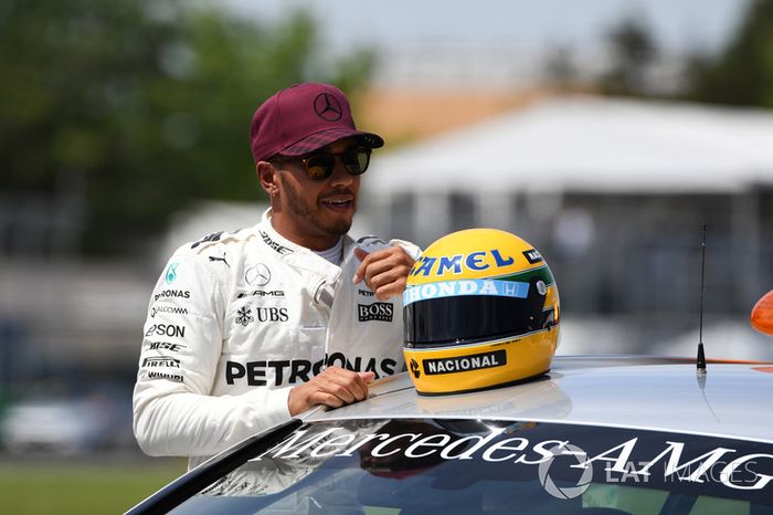 Ganador de la pole Lewis Hamilton, Mercedes AMG F1