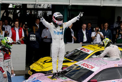 Le vainqueur Lucas Auer, Mercedes-AMG Team HWA, Mercedes-AMG C63 DTM