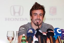 Fernando Alonso anuncia su acuerdo para la carrera en el 2017 de las 500 millas de Indianápolis en el coche de McLaren Honda Andretti Autosport