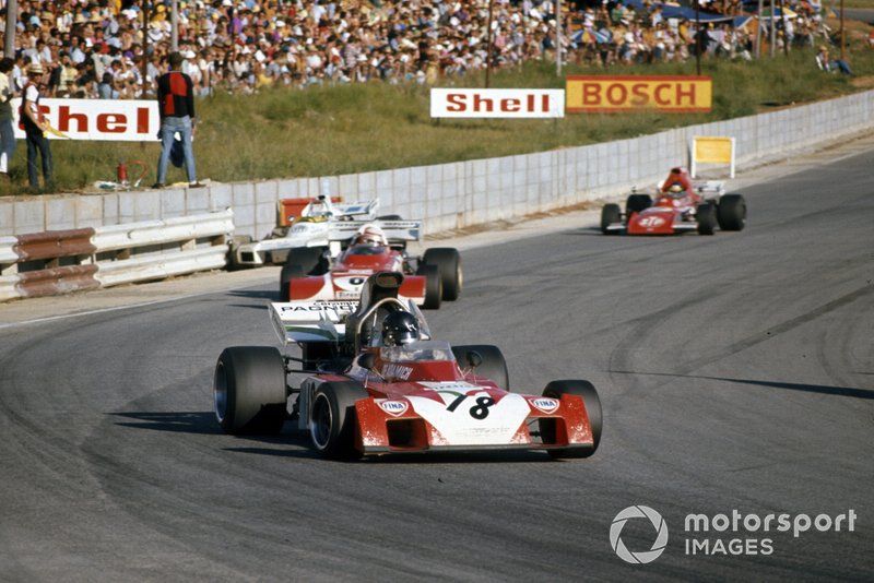 Andrea de Adamich, Surtees TS9B Ford, Clay Regazzoni, Ferrari 312B2 y Ronnie Peterson, March 721 Ford, Carlos Reutemann, Brabham BT34 Ford