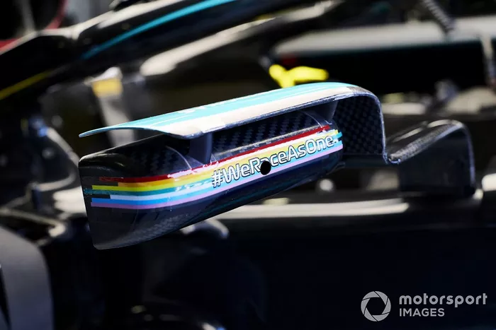 El mensaje #WeRaceAsOne en el coche de Lewis Hamilton, Mercedes F1 W11
