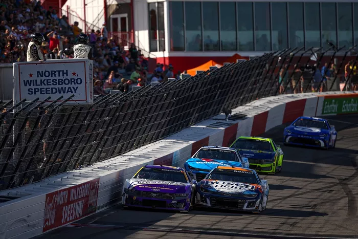 Brad Keselowski, Roush Fenway Keselowski Racing Ford, Ross Chastain, Trackhouse Racing Chevrolet
