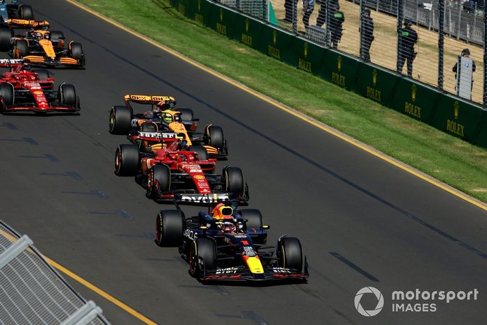 Max Verstappen, Red Bull Racing RB20 Carlos Sainz, Ferrari SF-24 