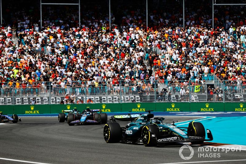 Lance Stroll, Aston Martin AMR24, Pierre Gasly, Alpine A524, Fernando Alonso, Aston Martin AMR24