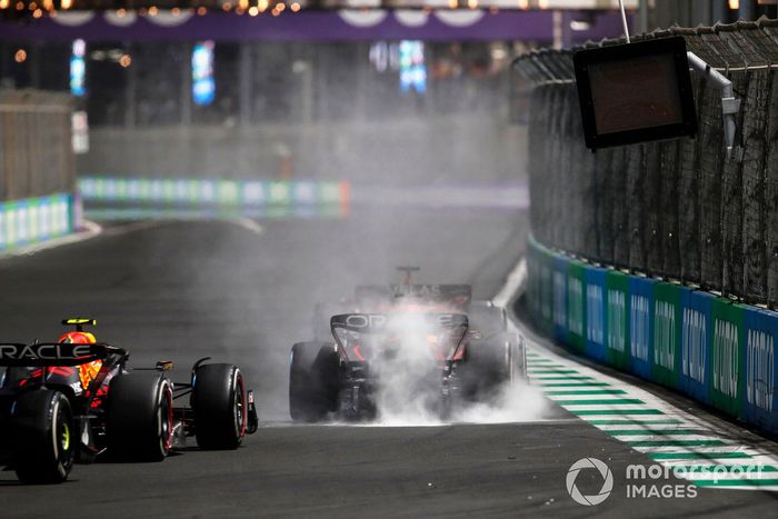 Charles Leclerc, Ferrari F1-75, Max Verstappen, Red Bull Racing RB18, aunque polvo de cemento