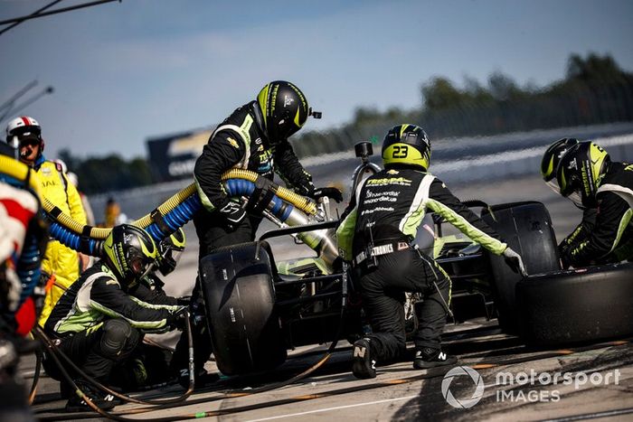 Charlie Kimball, Carlin Chevrolet, pit stop