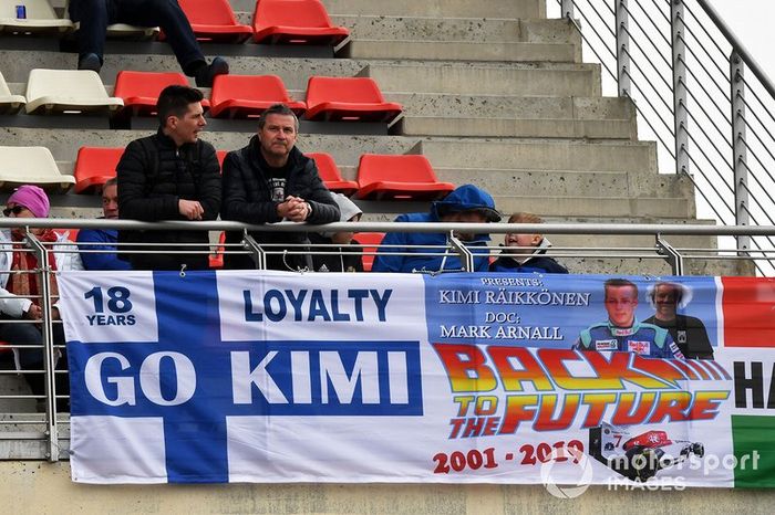 Pancartas sobre Kimi Raikkonen, Alfa Romeo Racing 