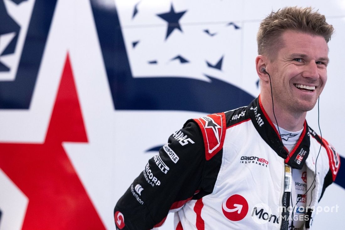 Nico Hulkenberg, Haas F1 Team, na garagem

