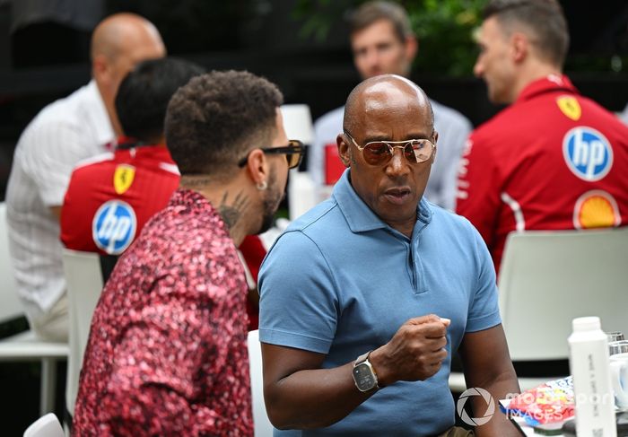 Chamley Watson con Anthony Hamilton 