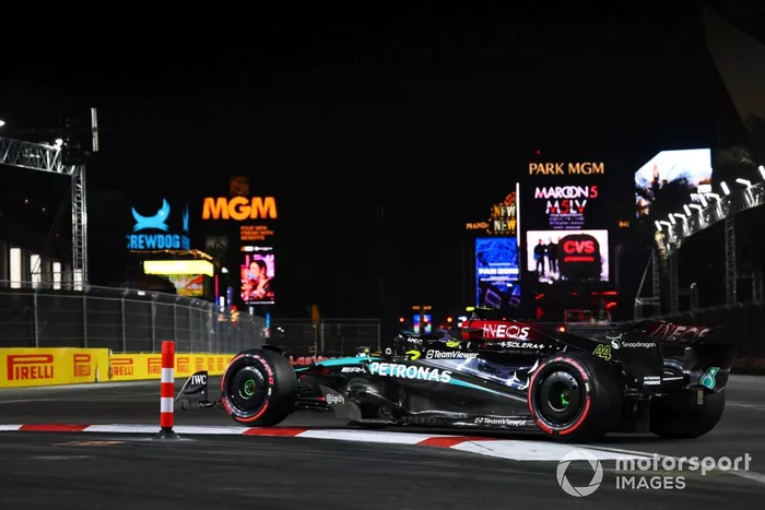 Lewis Hamilton, Mercedes F1 W15 