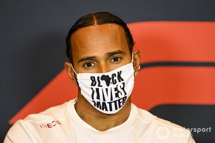 Lewis Hamilton, Mercedes-AMG F1, en la conferencia de prensa