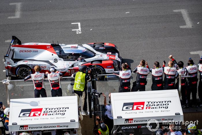 Ganadores #8 Toyota Gazoo Racing Toyota TS050: Sebastien Buemi, Kazuki Nakajima, Brendon Hartley