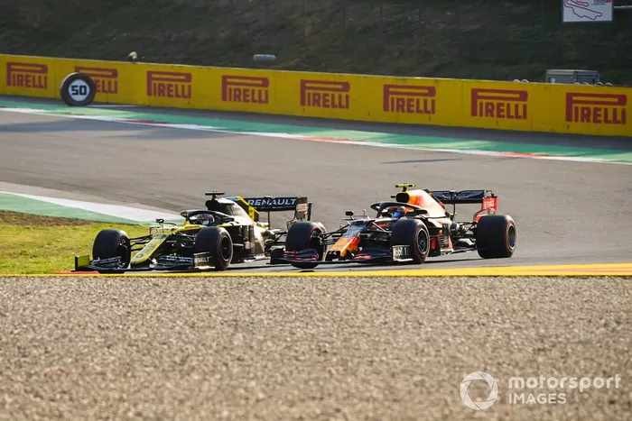 Daniel Ricciardo, Renault F1 Team R.S.20, Alex Albon, Red Bull Racing RB16