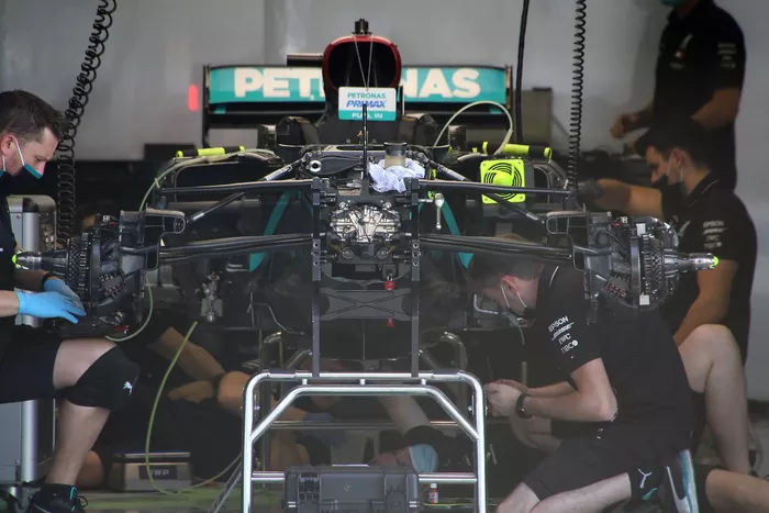 Vista frontal del DAS del Mercedes F1 W11