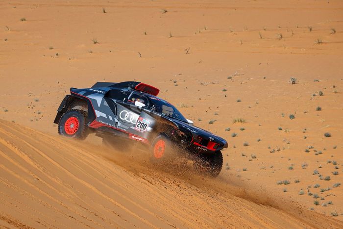 #200 Team Audi Sport Audi: Stéphane Peterhansel, Edouard Boulanger