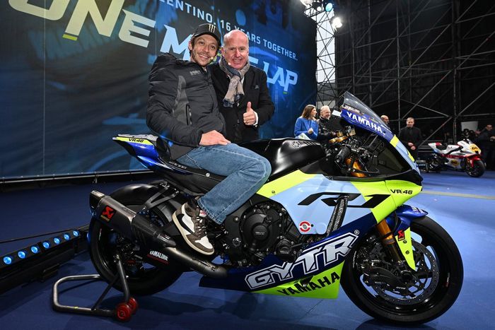 Valentino Rossi en el EICMA en Milán
