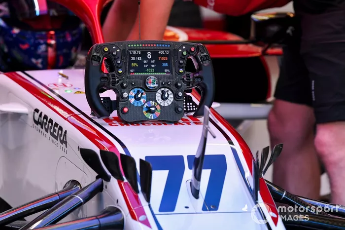 El volante de Valtteri Bottas, Alfa Romeo Racing C41 