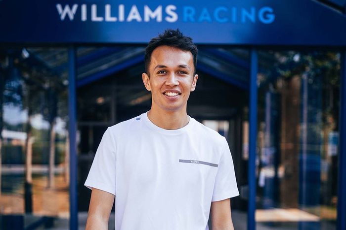 Alex Albon (185 cm).