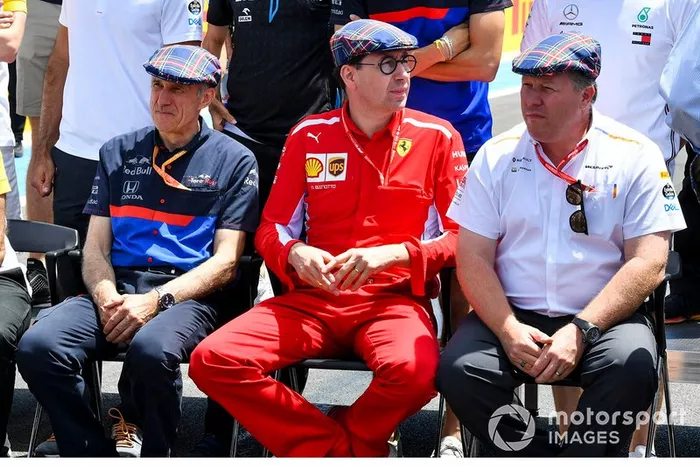 Franz Tost, Mattia Binotto, e Zak Brown na homenagem a Jackie Stewart