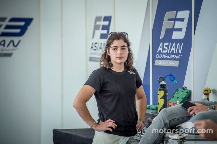 Jamie Chadwick, Absolute Racing