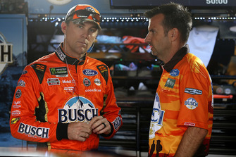 Kevin Harvick, Stewart-Haas Racing, Ford Fusion Busch Outdoors Rodney Childers