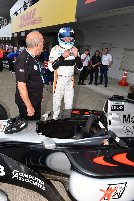 Mika Hakkinen, McLaren MP4-13