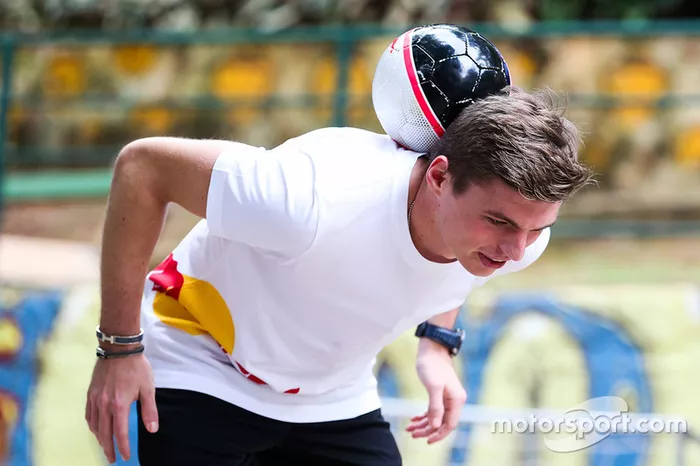 Max Verstappen y Daniel Ricciardo, Red Bull Racing juegan Futsal en Brasil