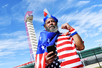 Fans met Amerikaanse vlag