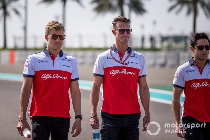 Marcus Ericsson, Sauber walks the track