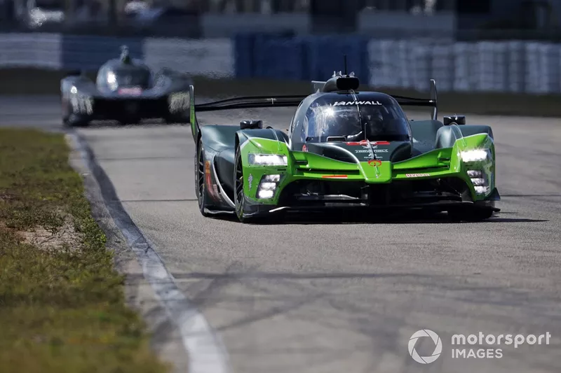 #4 Floyd Vanwall Racing Team Vanwall Vandervell 680: Tom Dillmann, Esteban Guerrieri, Jacques Villeneuve