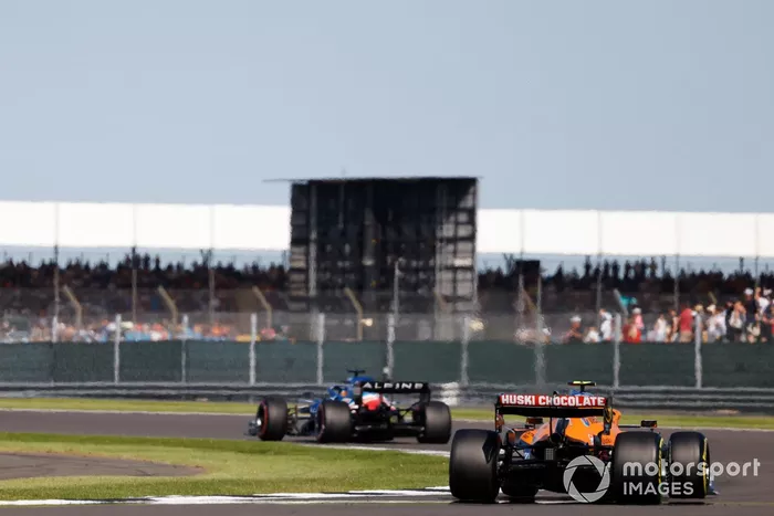 Fernando Alonso, Alpine A521, Lando Norris, McLaren MCL35M
