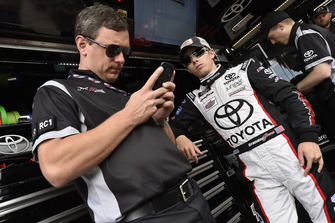 Brandon Jones, Joe Gibbs Racing, Toyota Camry Toyota Service Centers/Mobil 1 and Christopher Gabehart