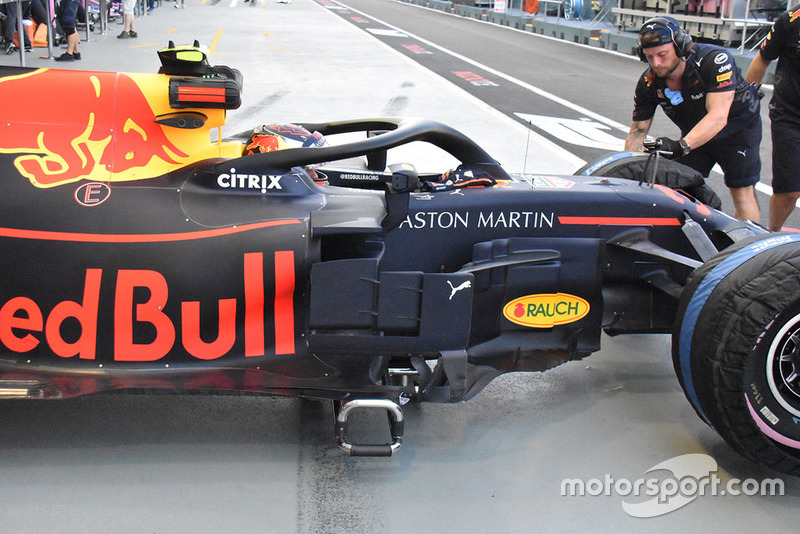 Red Bull RB14, вид збоку