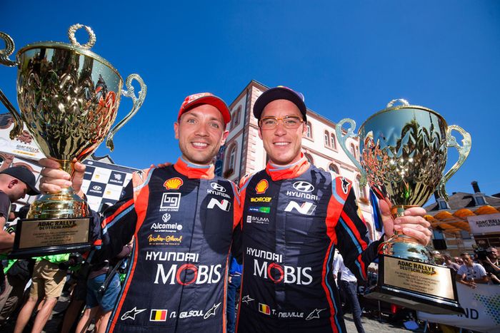 Segundos: Thierry Neuville, Nicolas Gilsoul, Hyundai i20 WRC, Hyundai Motorsport
