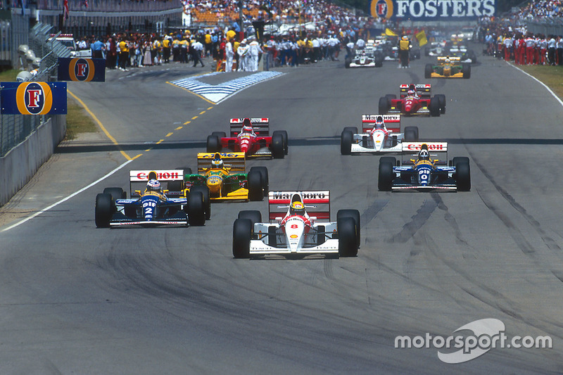 Ayrton Senna, McLaren devant Alain Prost, Williams; Michael Schumacher, Benetton; Damon Hill, Williams; Gerhard Berger, Ferrari; Mika Hakkinen McLaren et Jean Alesi, Ferrari au départ du tour de formation