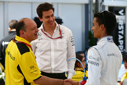 Frederic Vasseur, Renault Sport F1 Team Racing Director, Toto Wolff, Mercedes AMG F1 accionista y Di