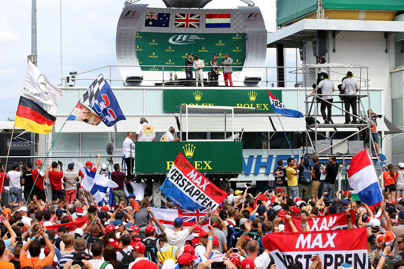 Podium: winner Lewis Hamilton, Mercedes AMG F1, second place Daniel Ricciardo, Red Bull Racing, thir