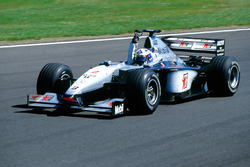 Yarış galibi David Coulthard, McLaren