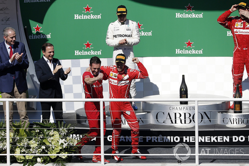 Podyum: Yarış galibi Sebastian Vettel, Ferrari ve G. Vietina, Ferrari