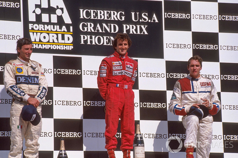 Podium : le vainqueur Alain Prost, le deuxième Riccardo Patrese, le troisième Eddie Cheever