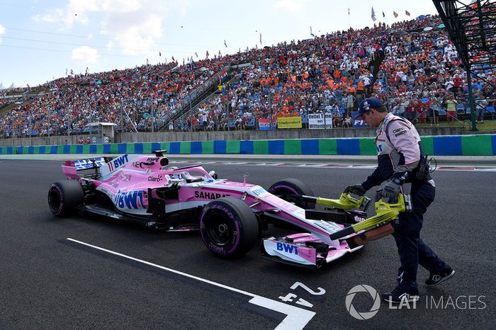 Sergio Perez, Force India VJM11 en la parrilla