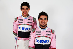 Гонщики Sahara Force India F1 Эстебан Окон и Серхио Перес