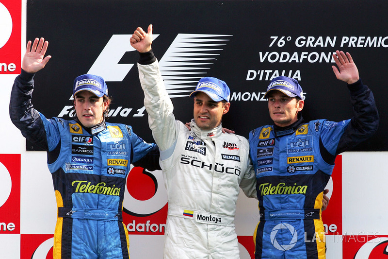 Podium: second place Fernando Alonso, Renault, third place Giancarlo Fisichella, Renault and race wi