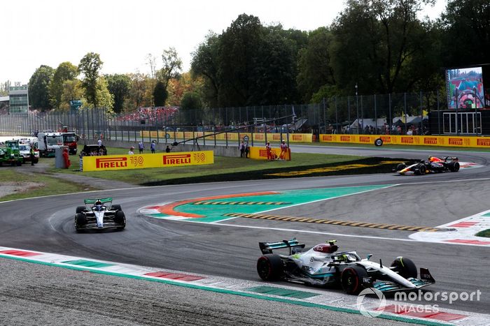 Lewis Hamilton, Mercedes W13, George Russell, Mercedes W13