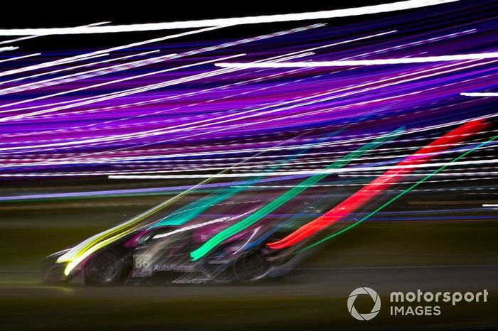 #86 Meyer Shank Racing w/Curb-Agajanian Acura NSX GT3, GTD: Mario Farnbacher, Matt McMurry, Shinya Michimi, Jules Gounon