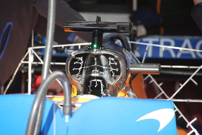 Detalle del McLaren MCL35 