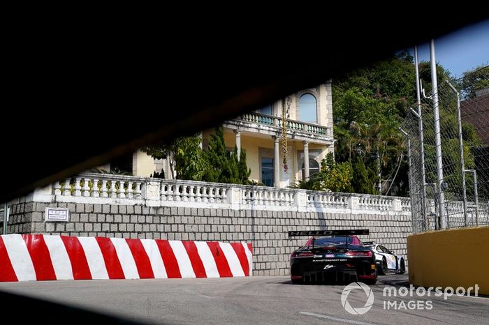 #7 Zun Motorsport Crew Mercedes AMG GT3: Adderly Fong